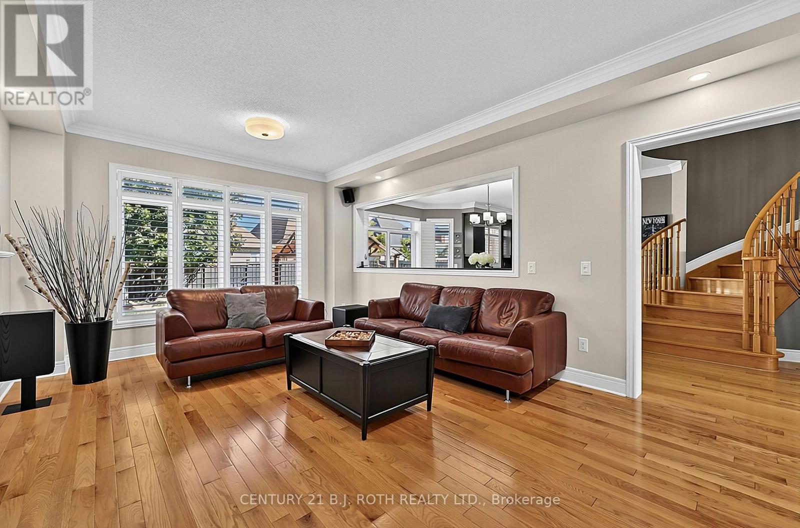 81 Royal Park Boulevard Property Photo 12