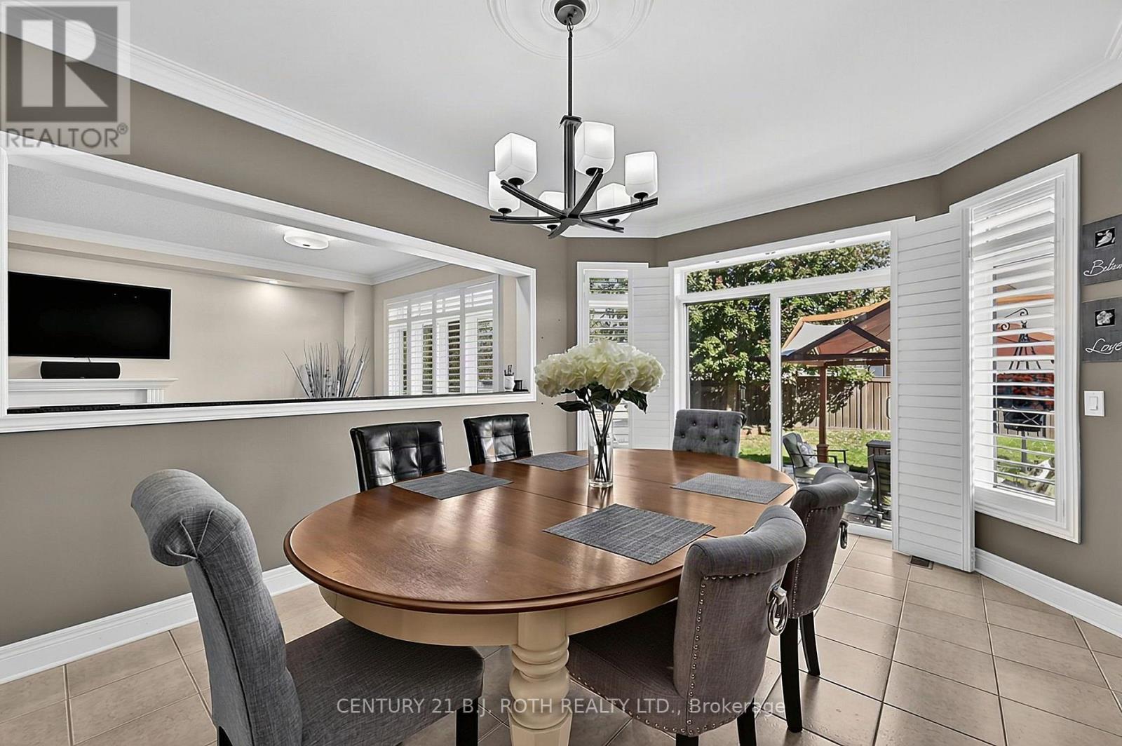 81 Royal Park Boulevard Property Photo 14
