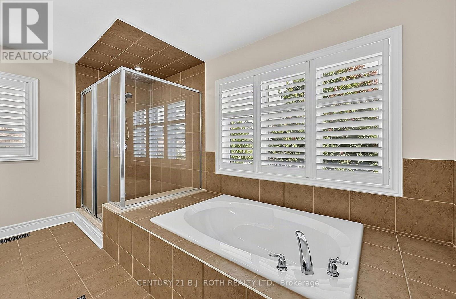 81 Royal Park Boulevard Property Photo 24