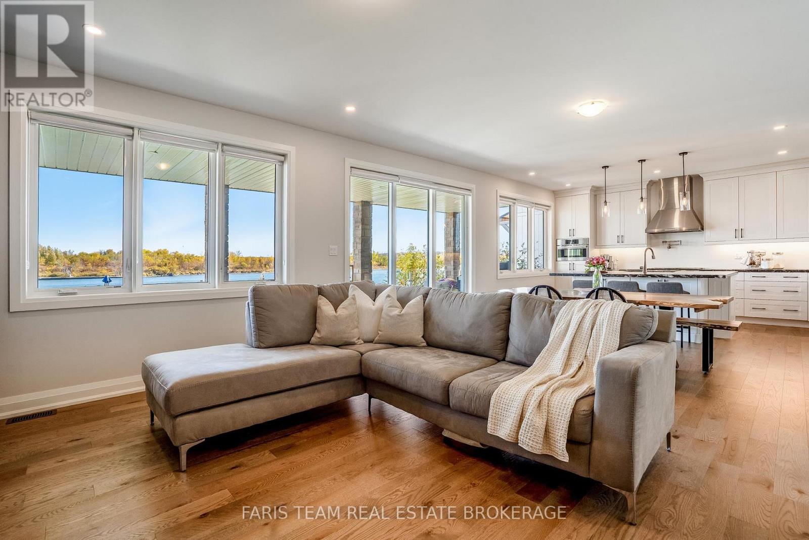 7 Dock Lane Property Photo 13