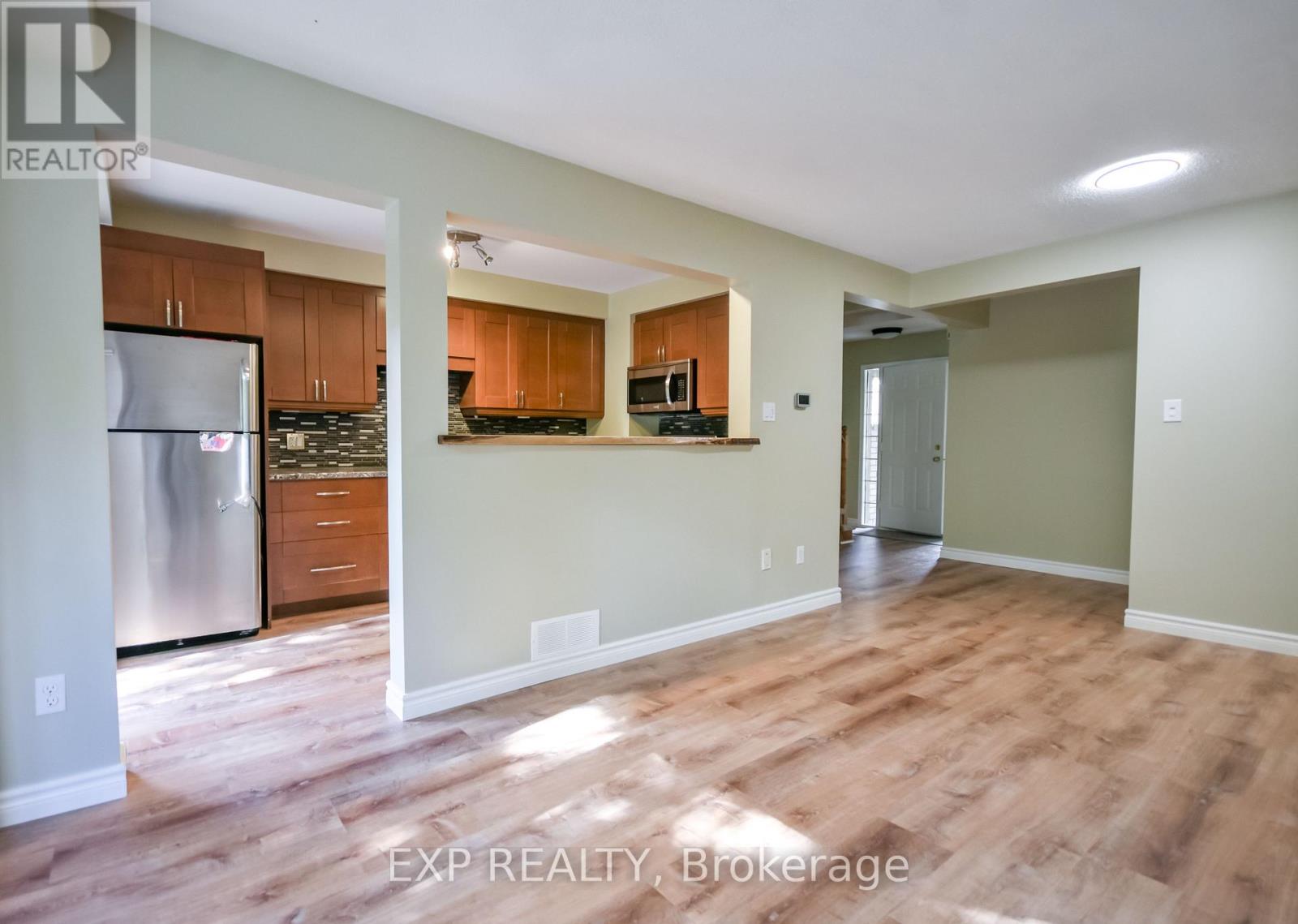 14 - 492 LACLIE STREET Property Photo 1