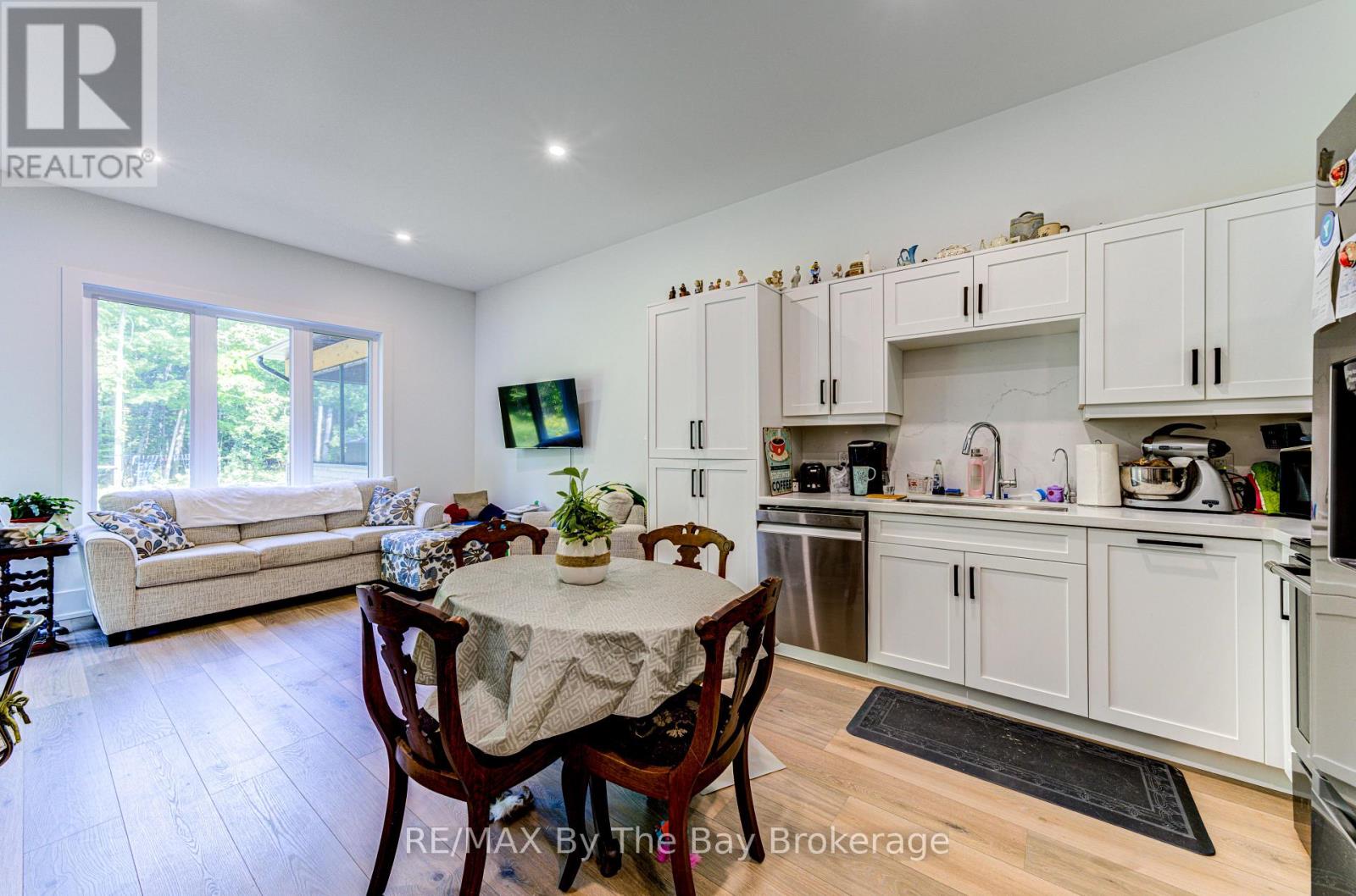 95 Spruce Street Property Photo 31