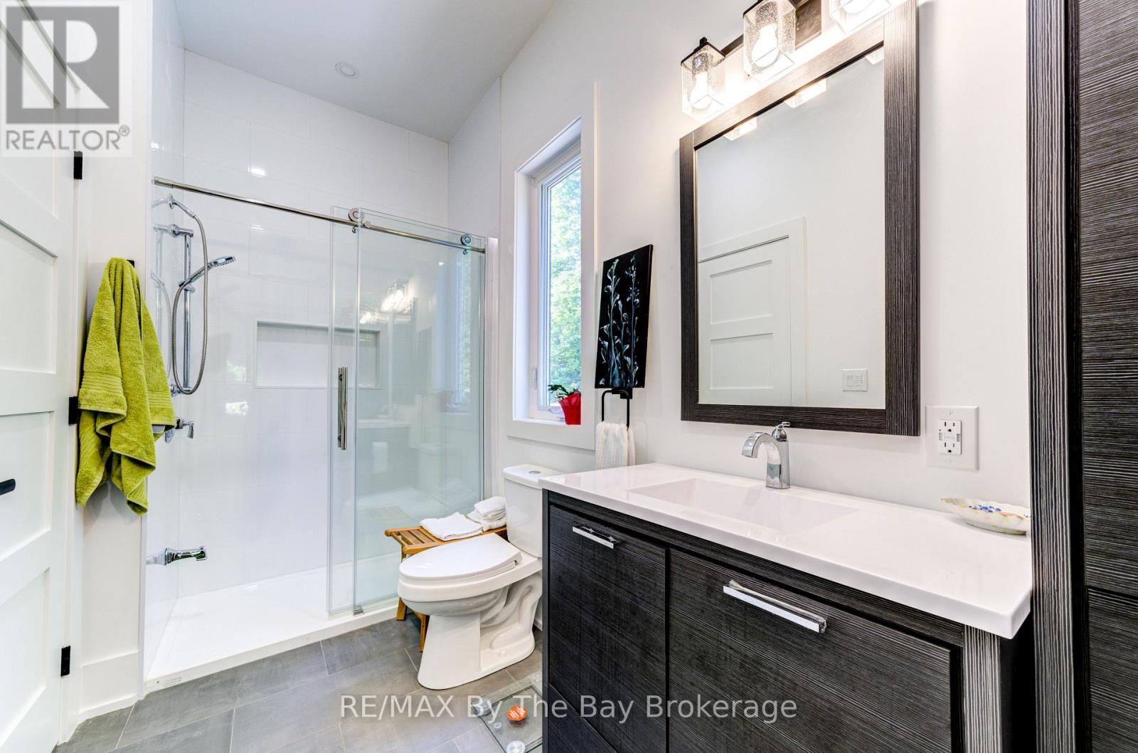 95 Spruce Street Property Photo 33