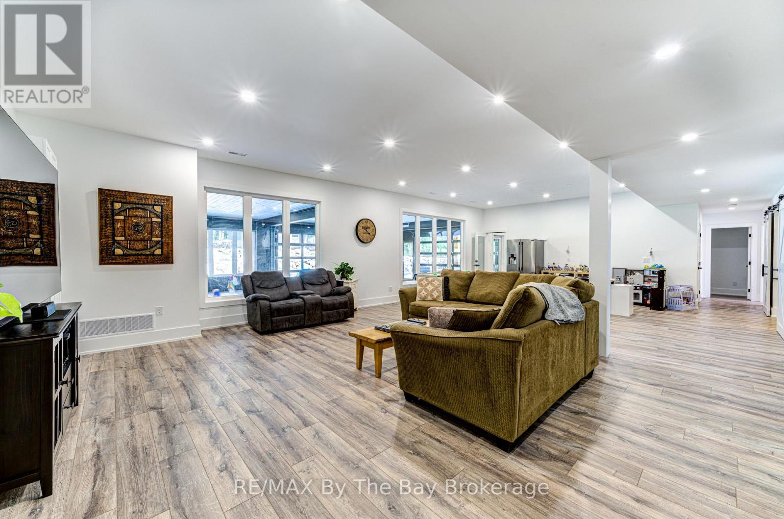 95 Spruce Street Property Photo 36