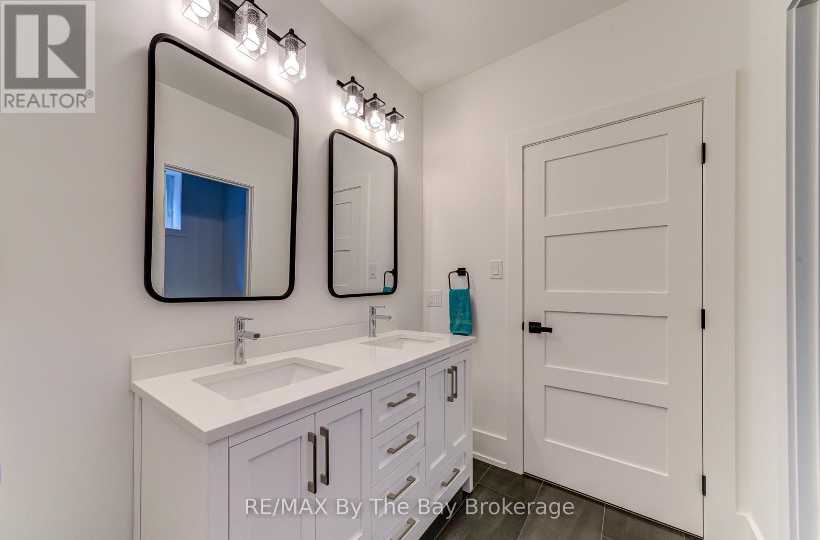 95 Spruce Street Property Photo 38