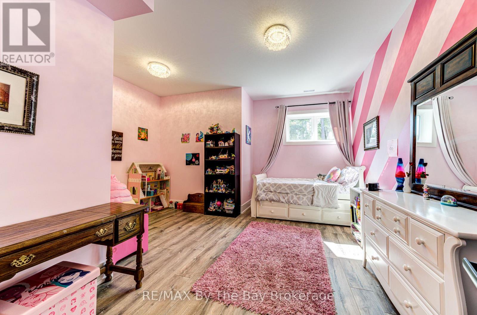 95 Spruce Street Property Photo 39