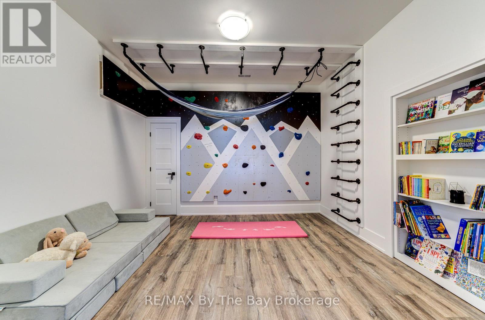 95 Spruce Street Property Photo 40
