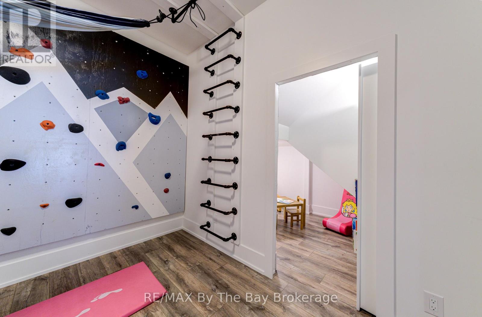 95 Spruce Street Property Photo 41