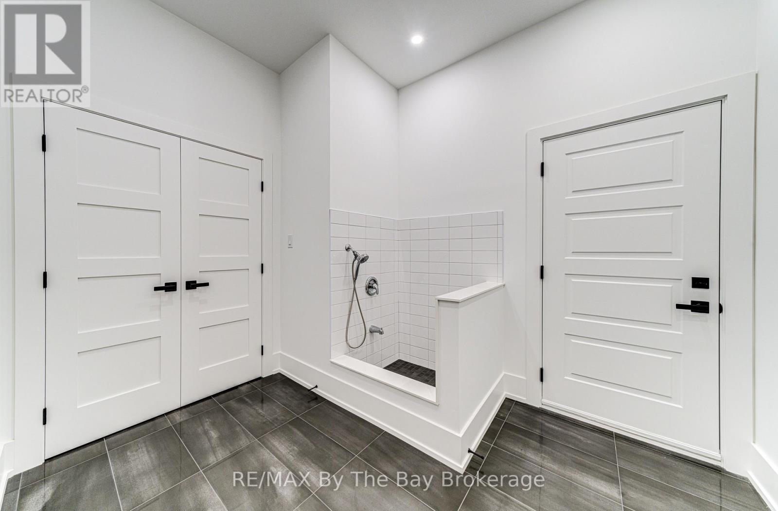 95 Spruce Street Property Photo 45