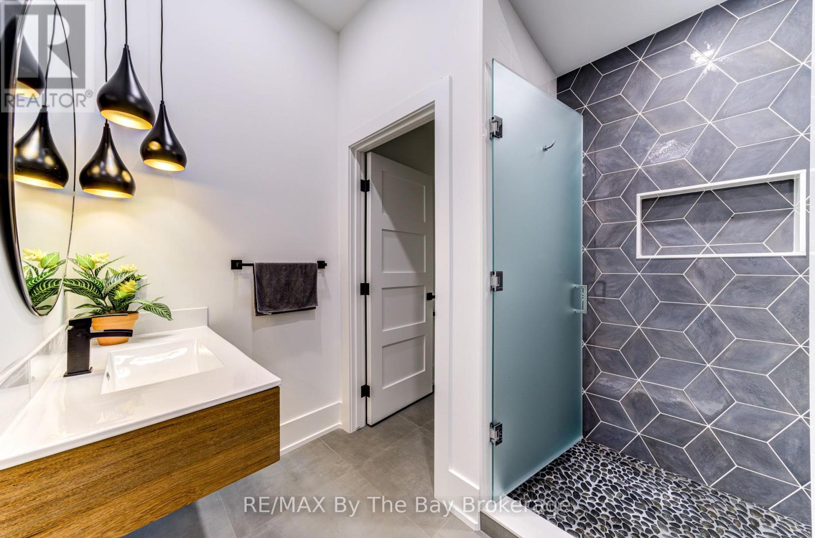 95 Spruce Street Property Photo 46