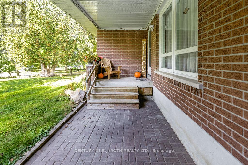 61 Ward Avenue Property Photo 4