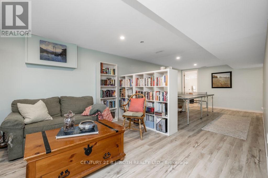 61 Ward Avenue Property Photo 25