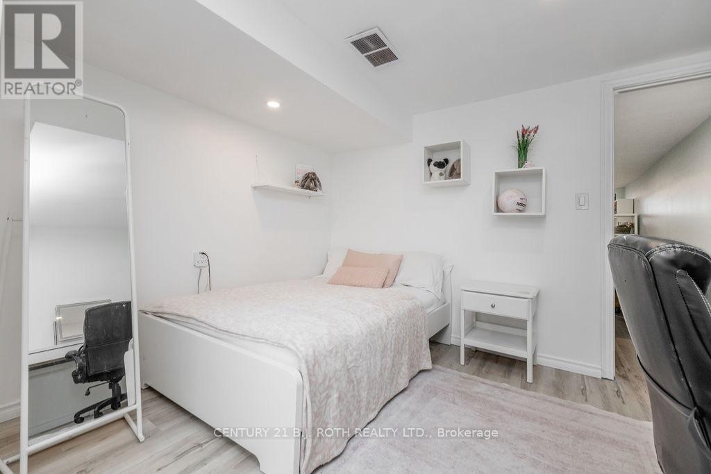 61 Ward Avenue Property Photo 28