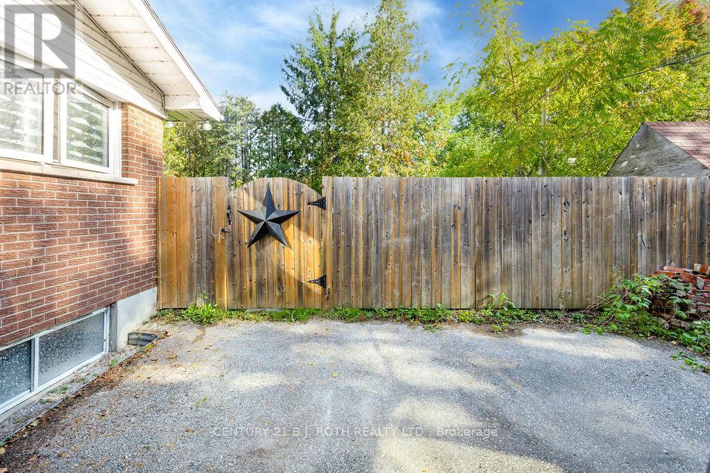 61 Ward Avenue Property Photo 32