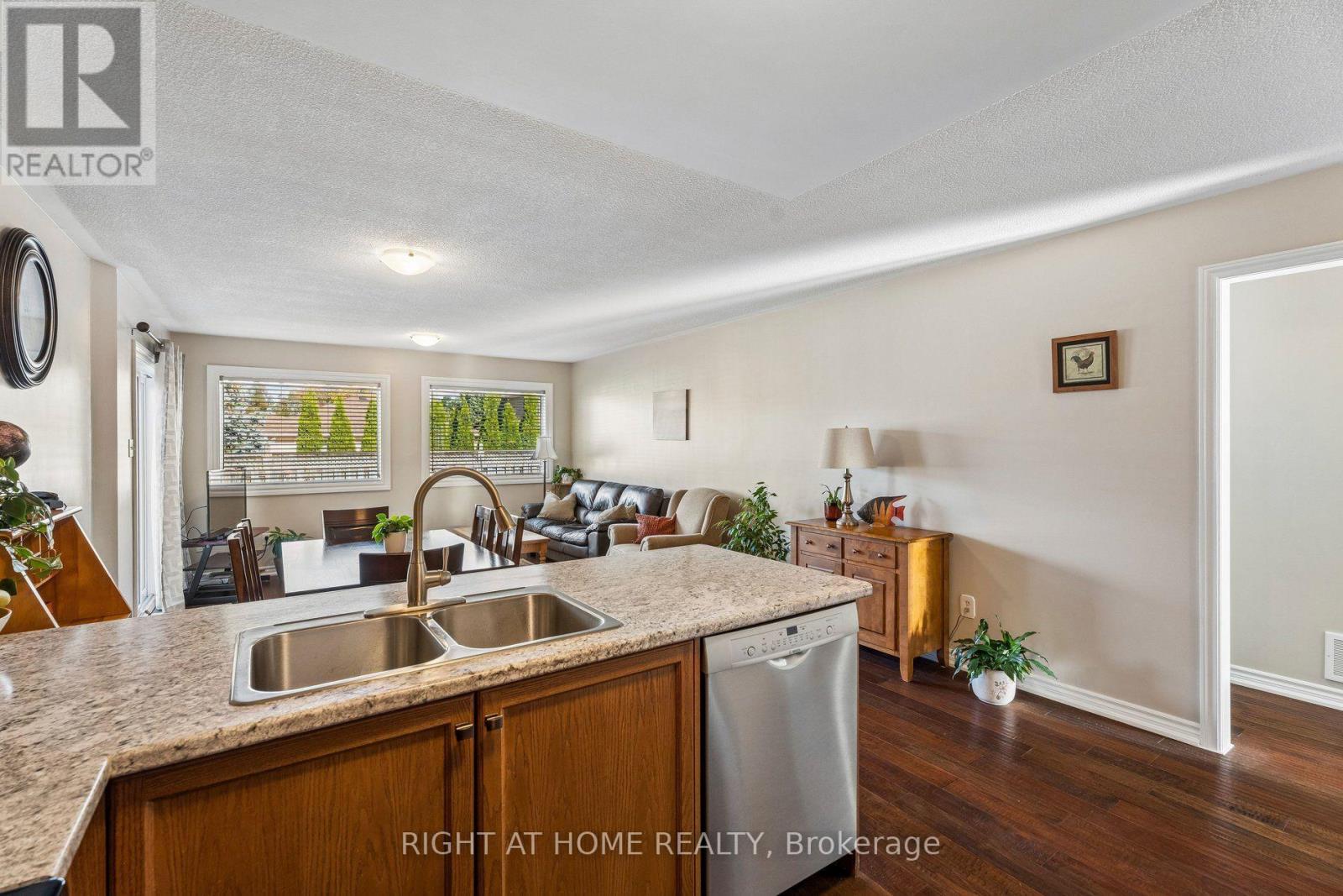 12 Player Drive Property Photo 15