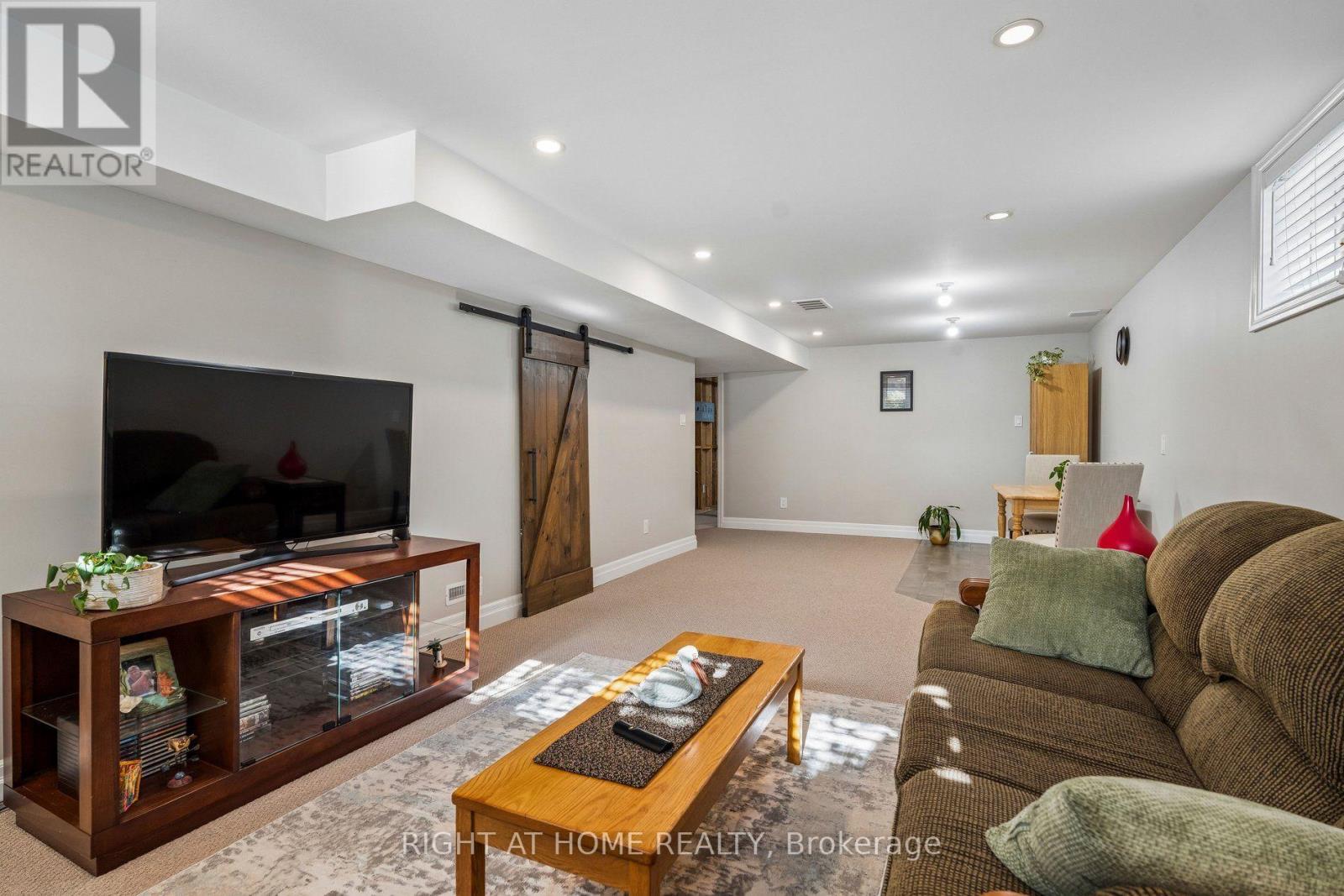 12 Player Drive Property Photo 33