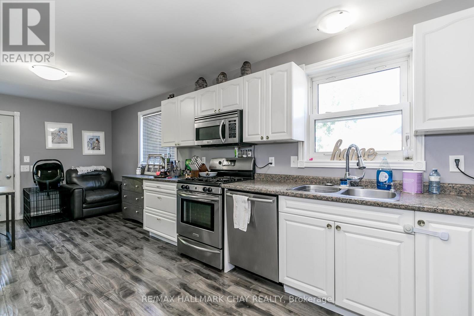 226 Queen Street Property Photo 6