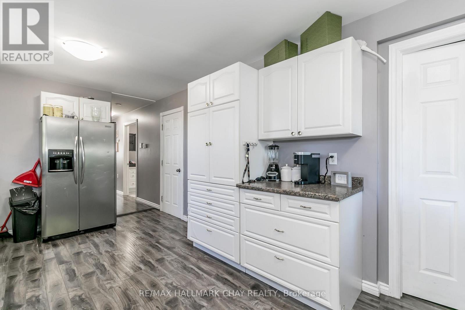 226 Queen Street Property Photo 8