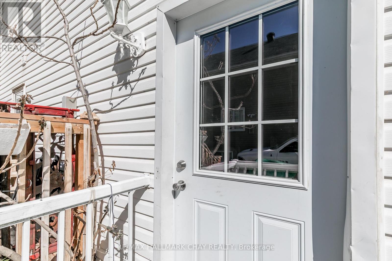 226 Queen Street Property Photo 15