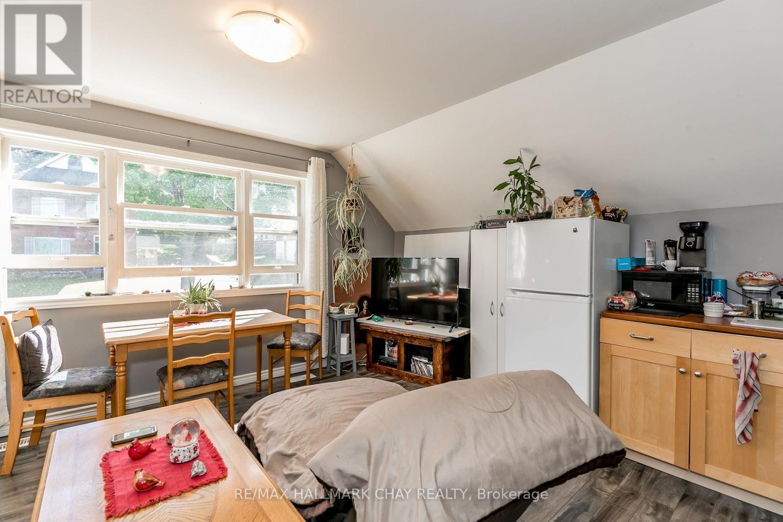 226 Queen Street Property Photo 16