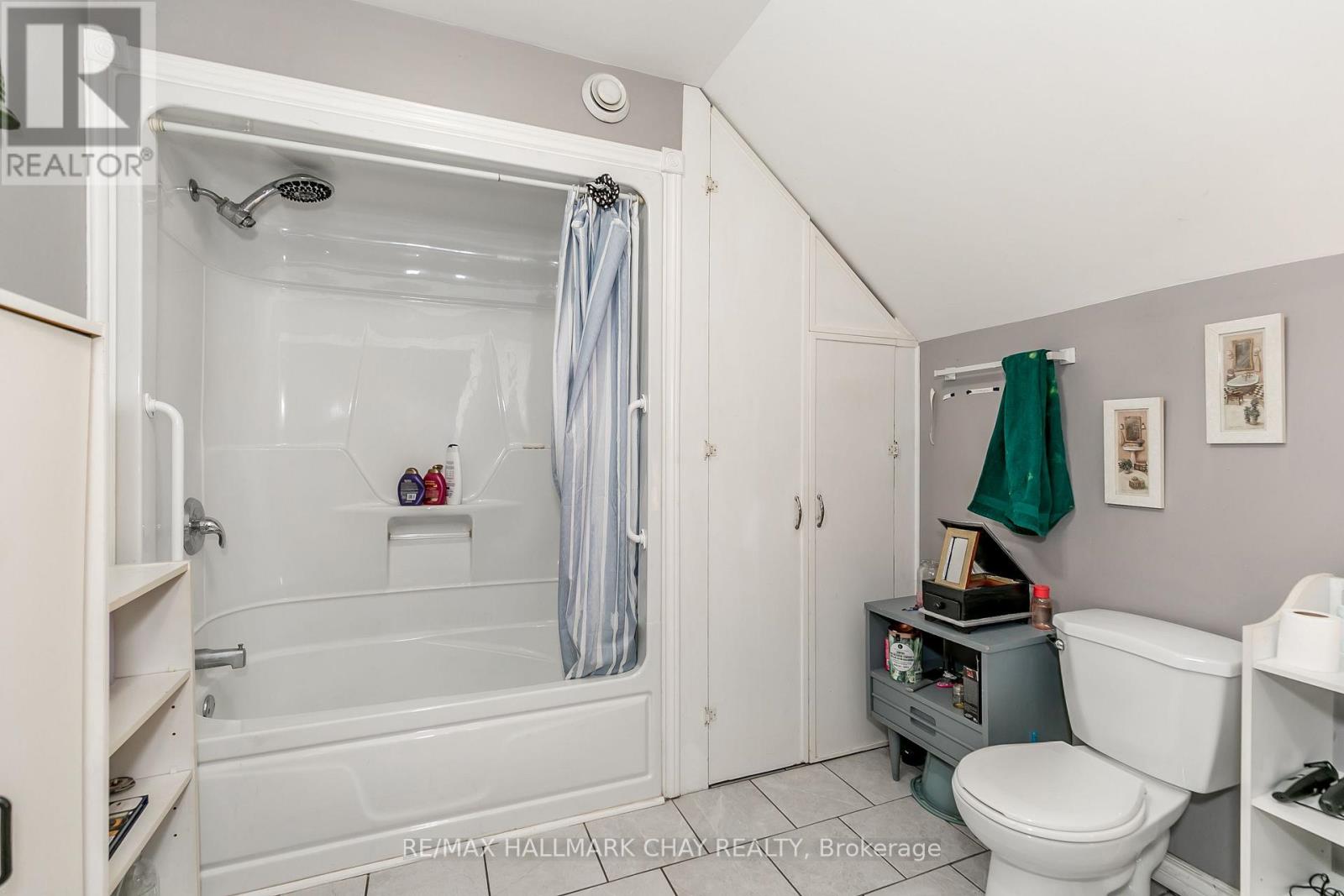 226 Queen Street Property Photo 29
