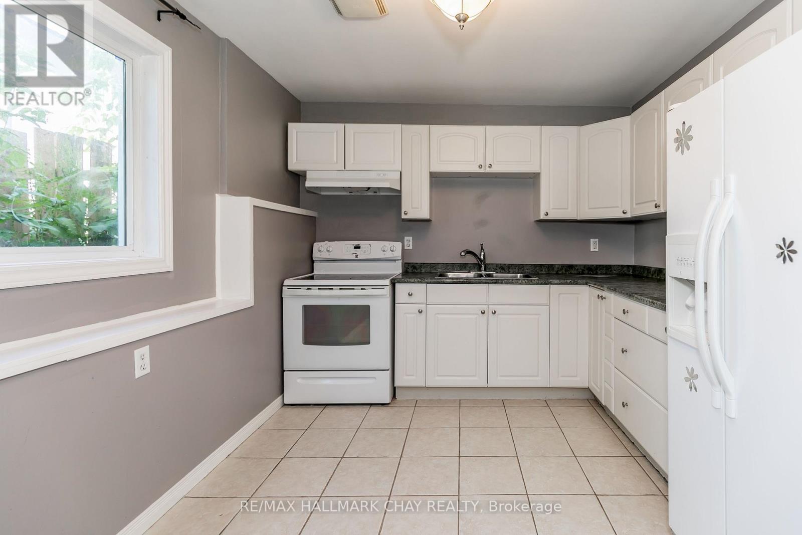226 Queen Street Property Photo 37