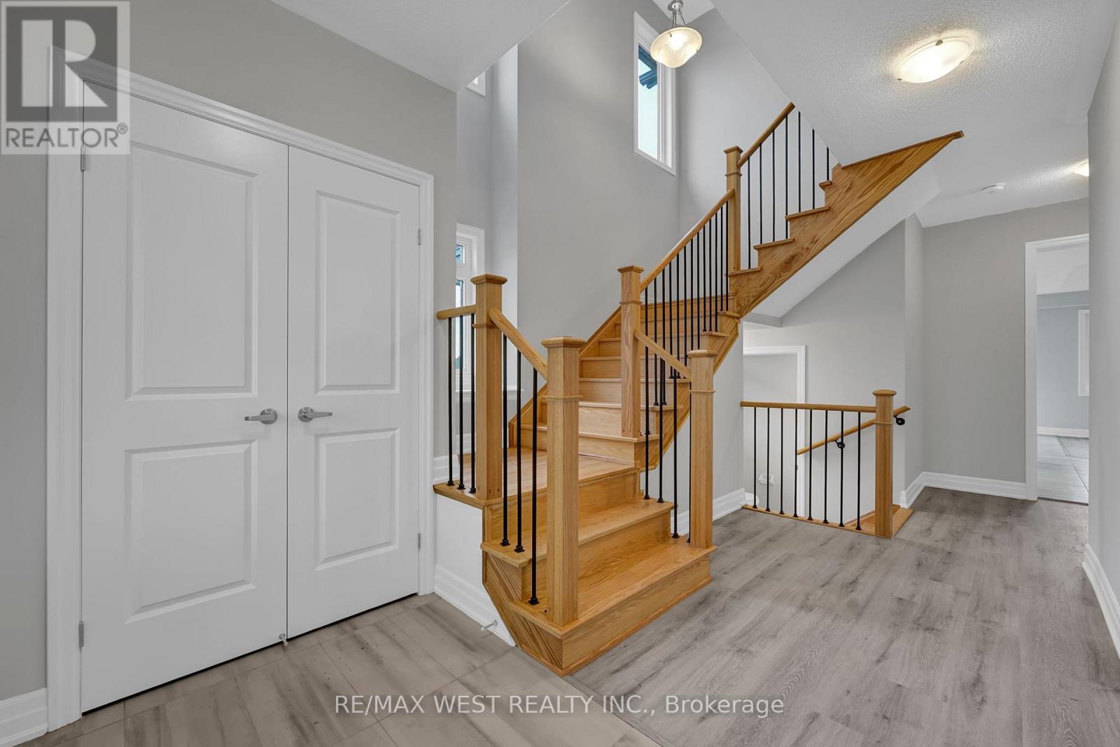 160 Union Boulevard Property Photo 7