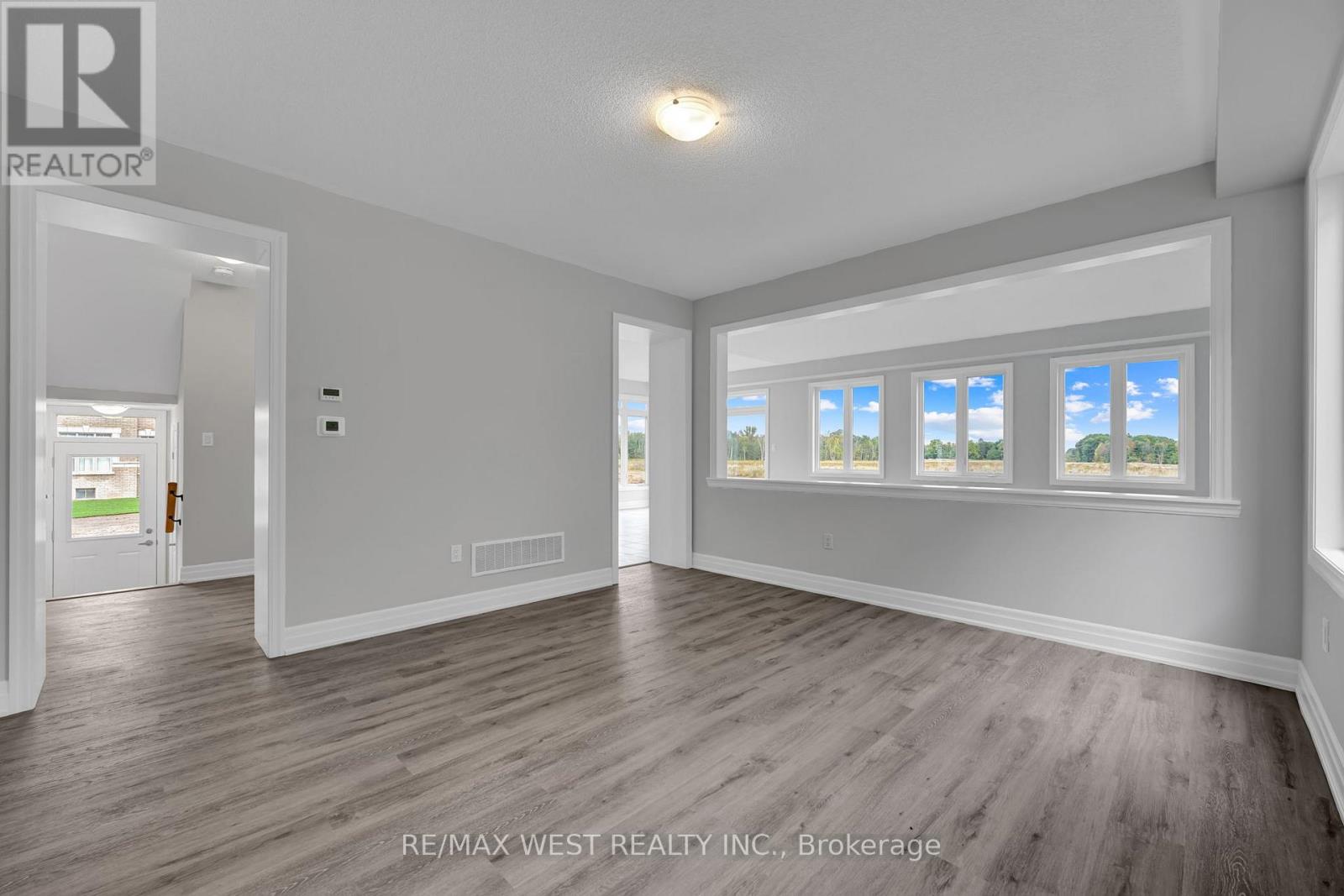 160 Union Boulevard Property Photo 8