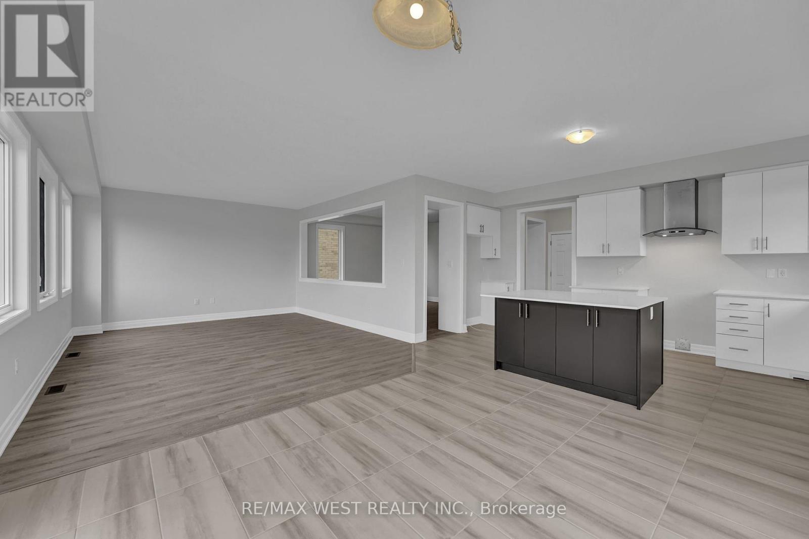 160 Union Boulevard Property Photo 9
