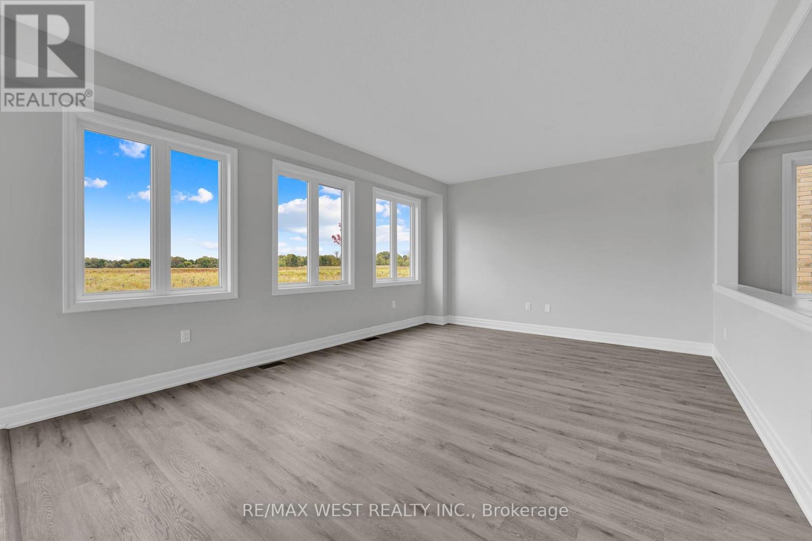 160 Union Boulevard Property Photo 10