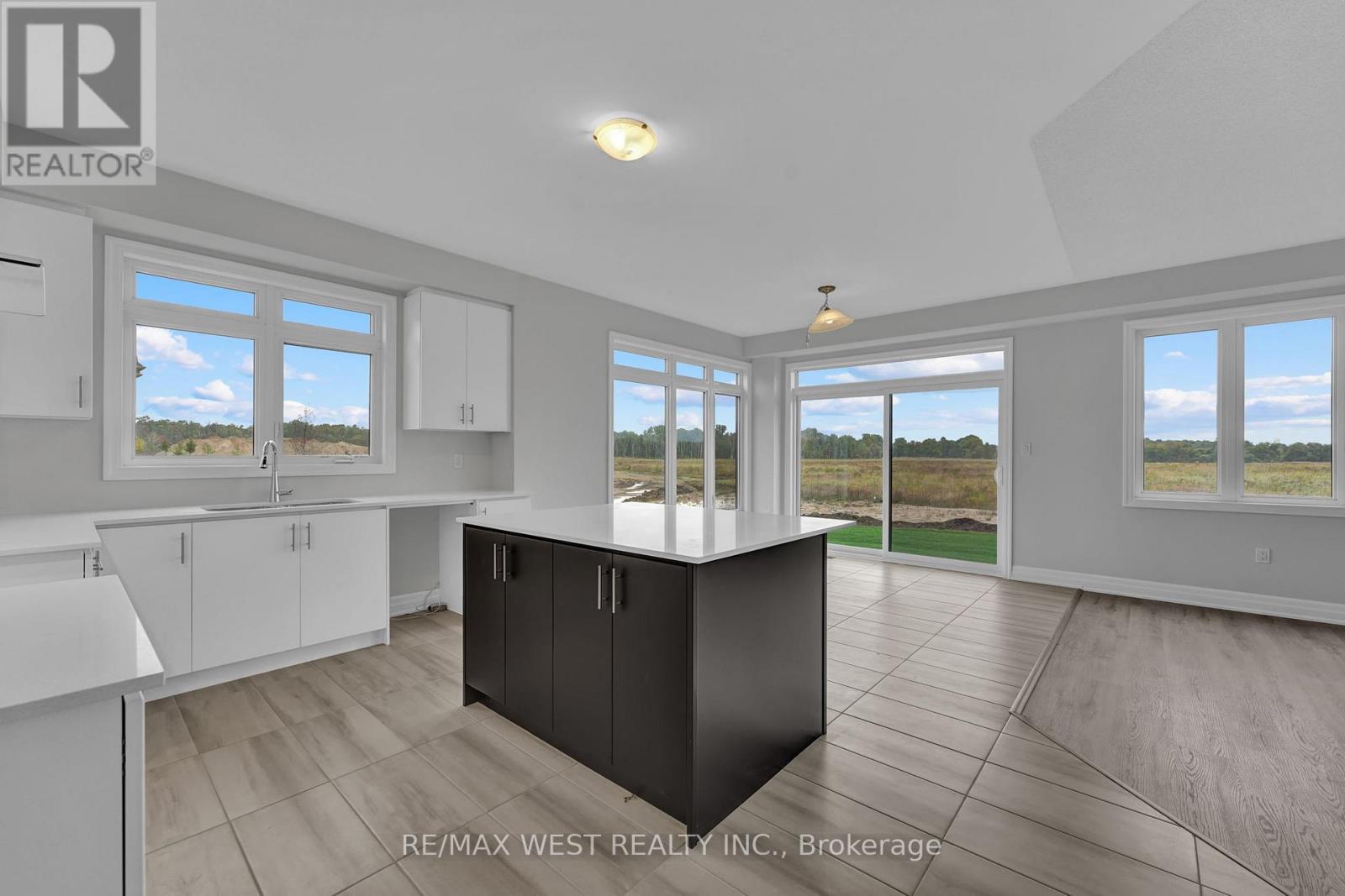 160 Union Boulevard Property Photo 16