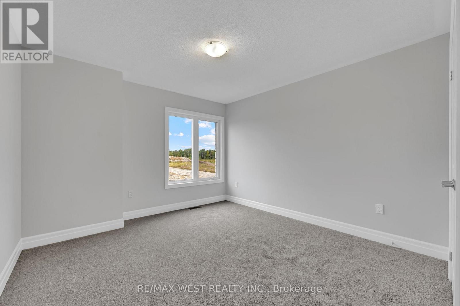 160 Union Boulevard Property Photo 26
