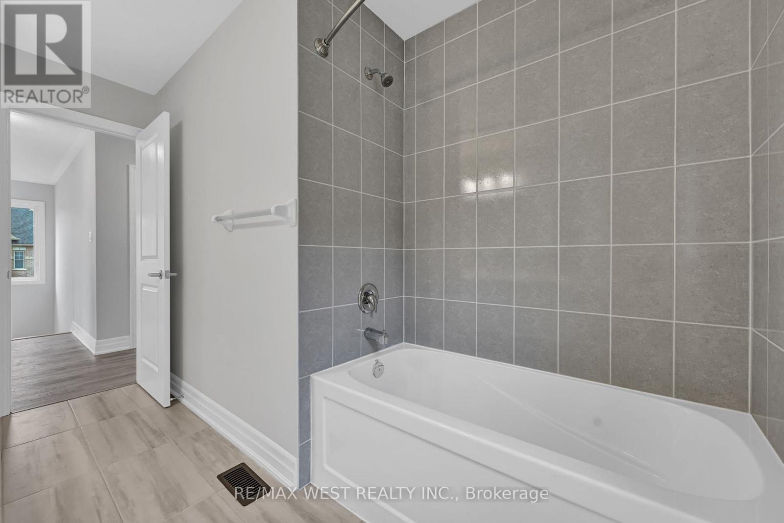 160 Union Boulevard Property Photo 34