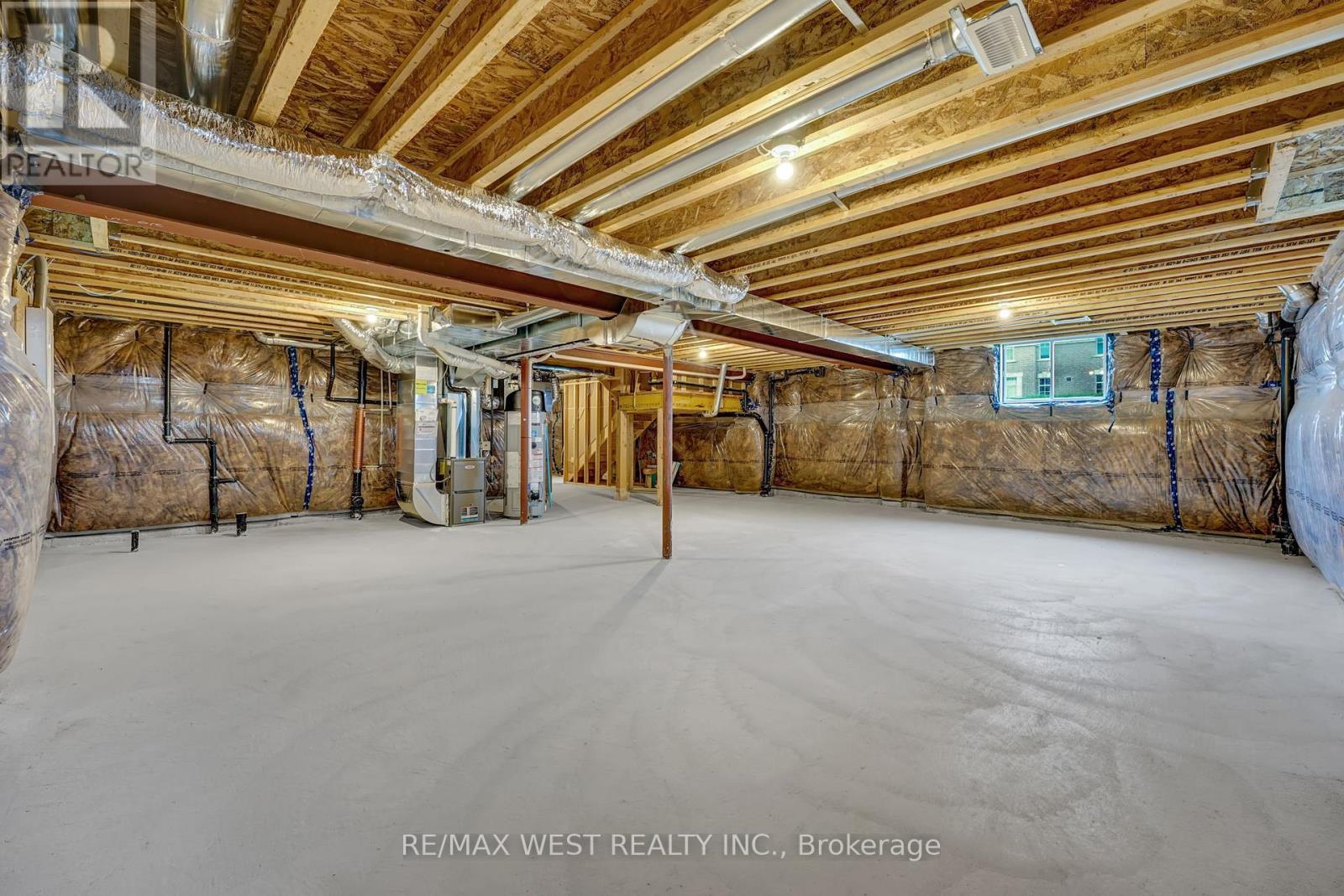 160 Union Boulevard Property Photo 36