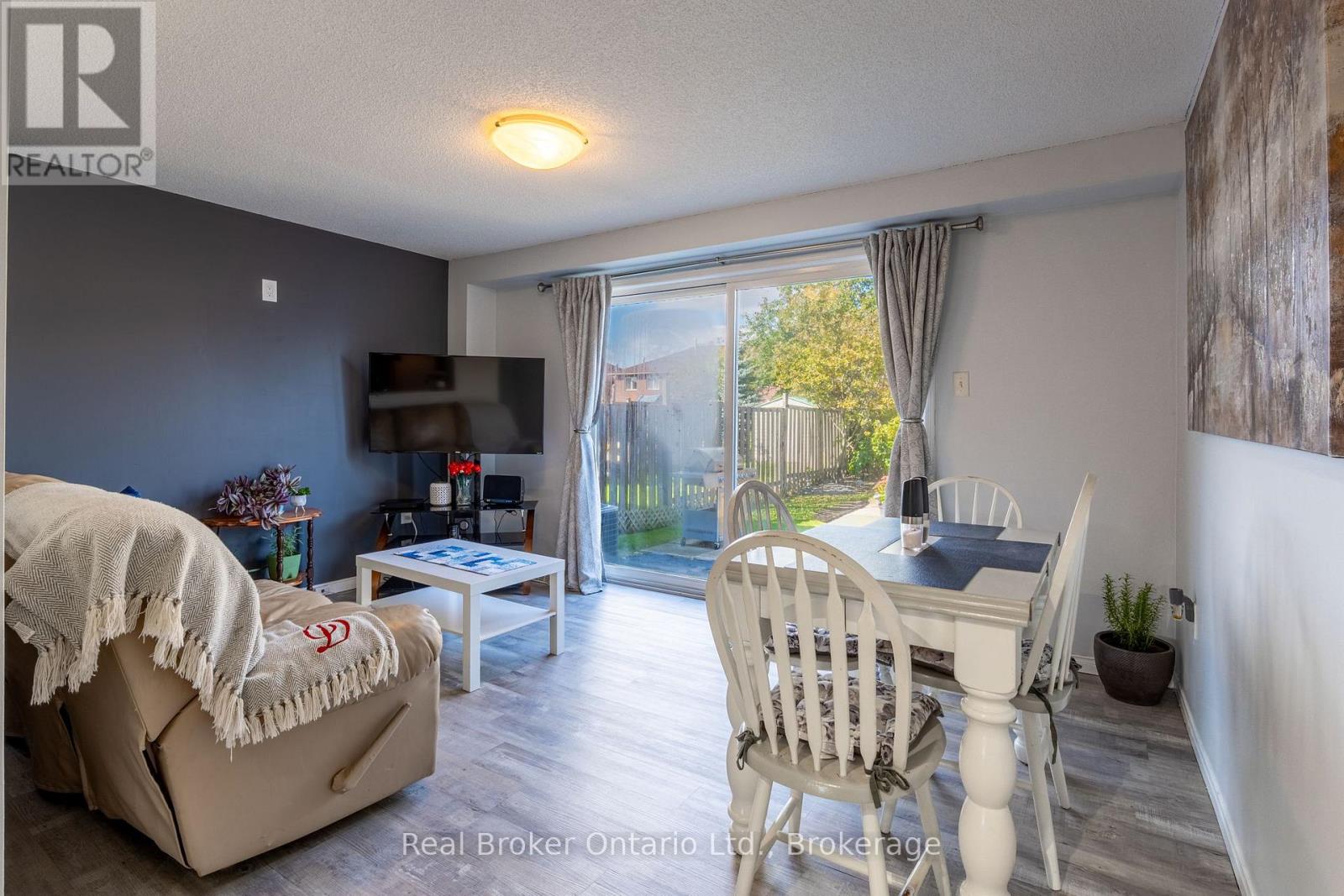 44 Monarchy Street Property Photo 5