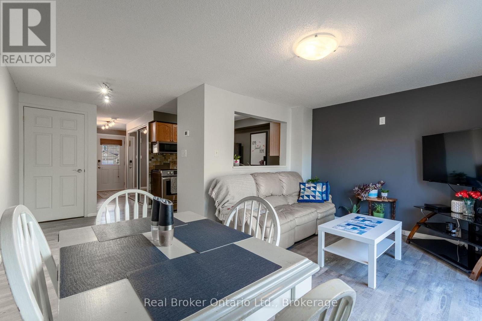 44 Monarchy Street Property Photo 7