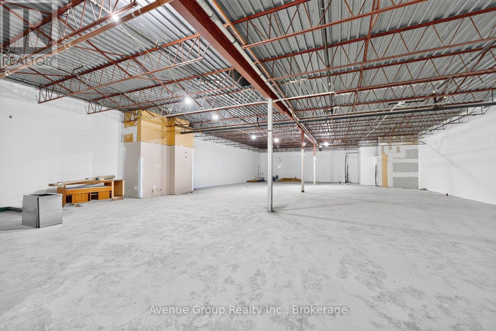 60 - 320 Bayfield Street Property Photo 4