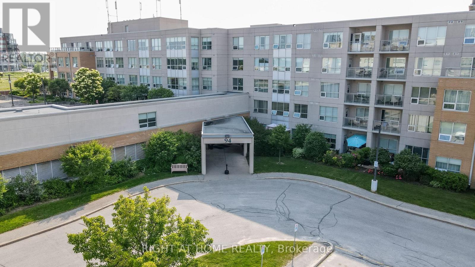 203 - 94 DEAN AVENUE Property Photo 1