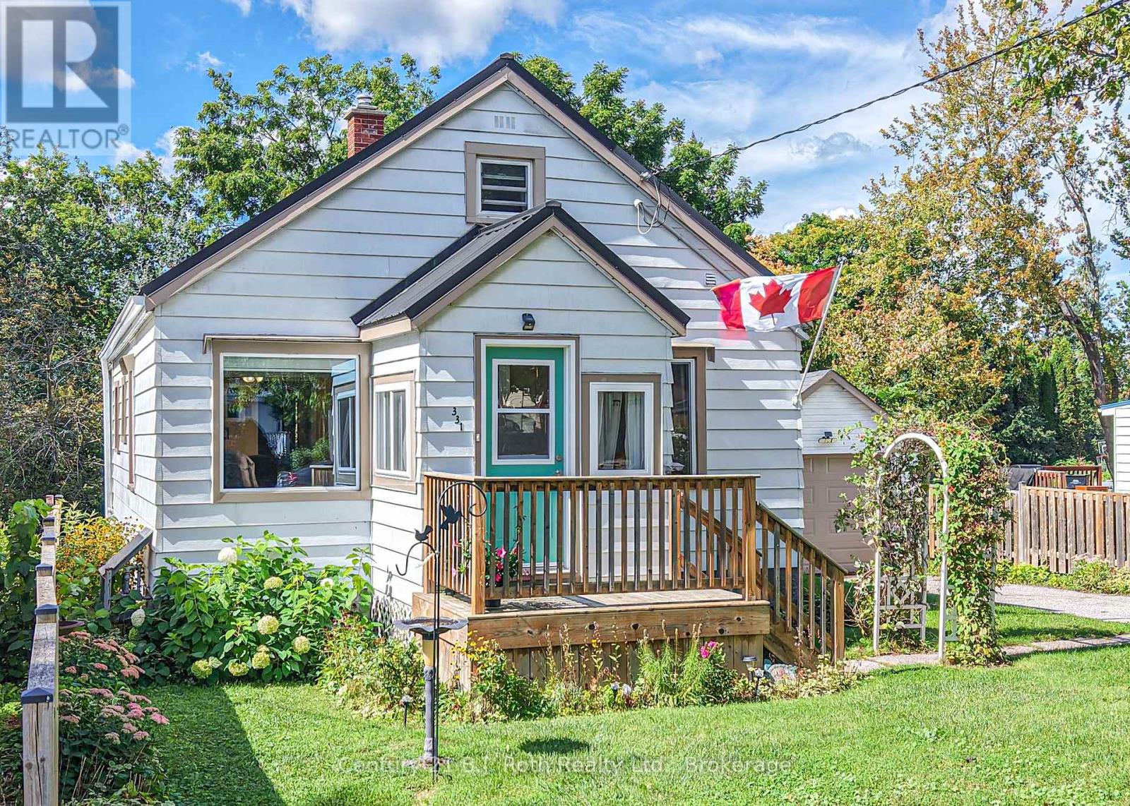 331 Moffat Street Property Photo 2