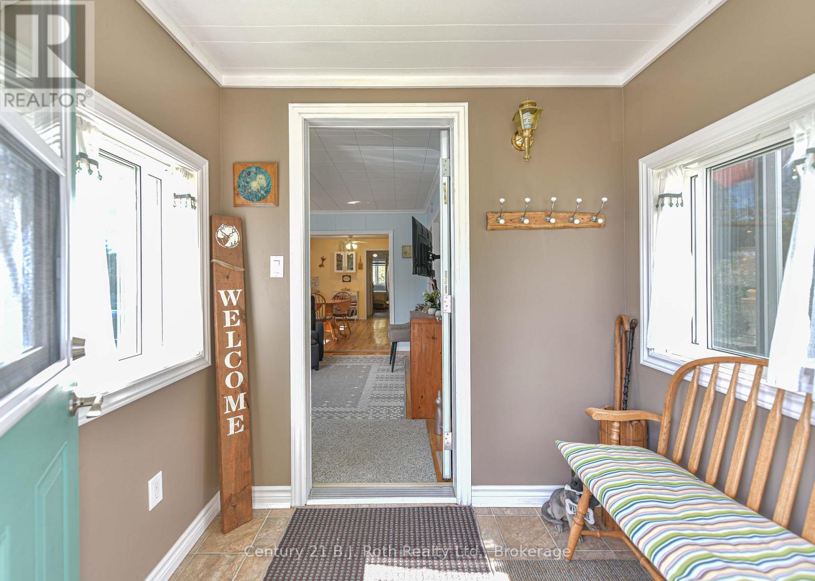 331 Moffat Street Property Photo 4