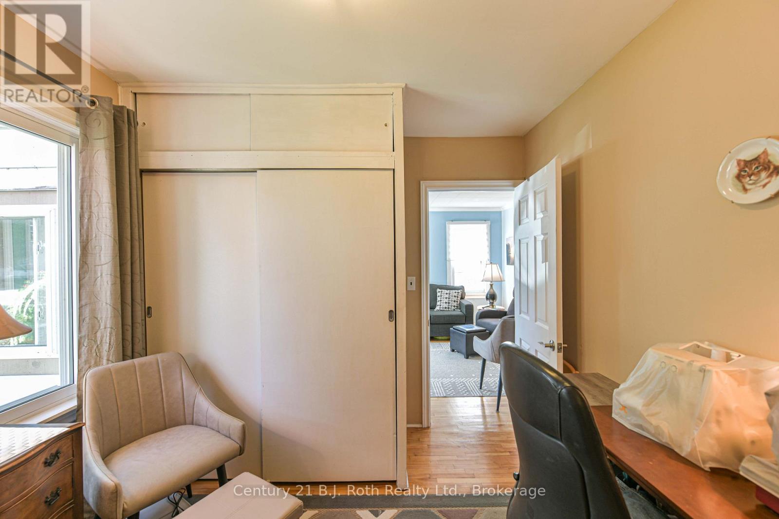 331 Moffat Street Property Photo 9