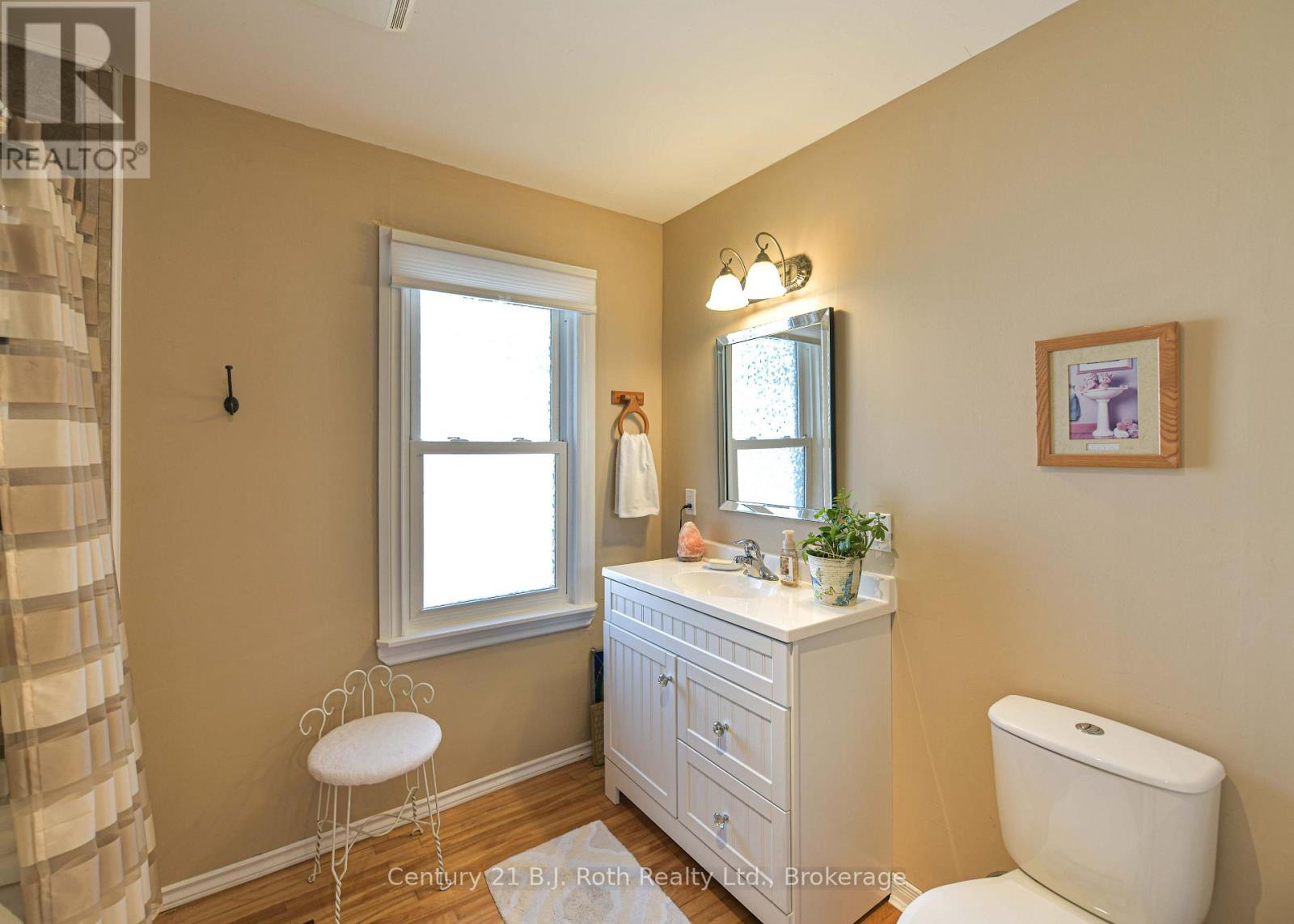 331 Moffat Street Property Photo 11