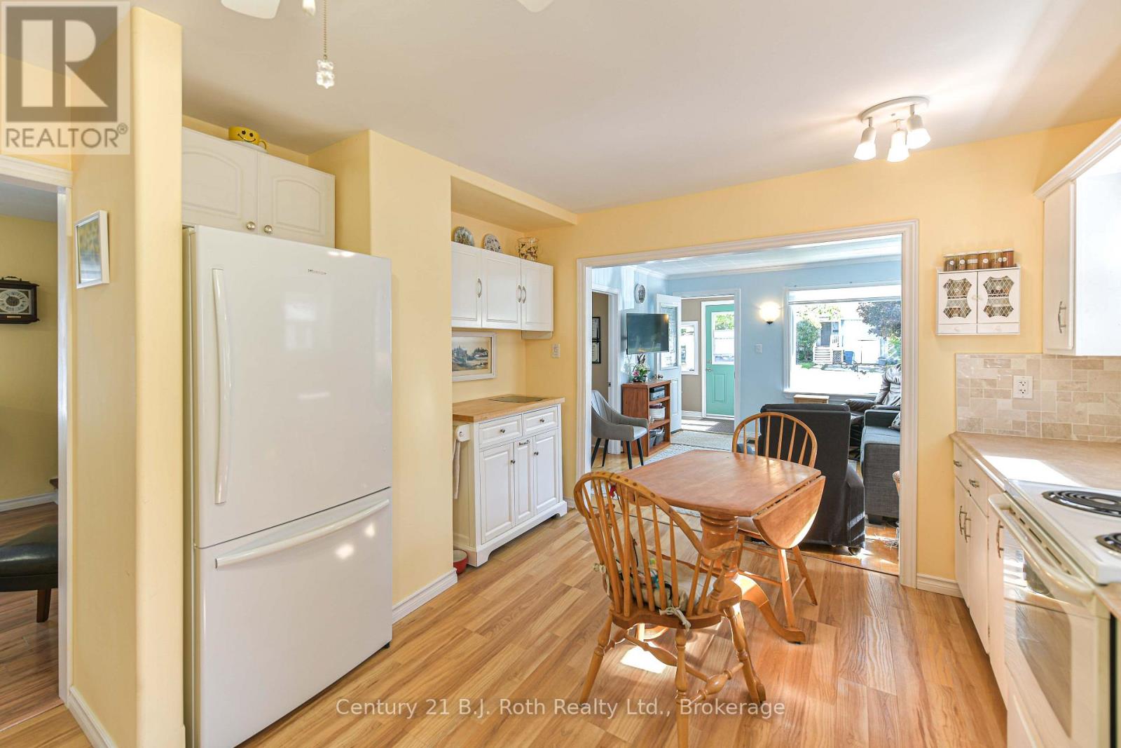 331 Moffat Street Property Photo 15