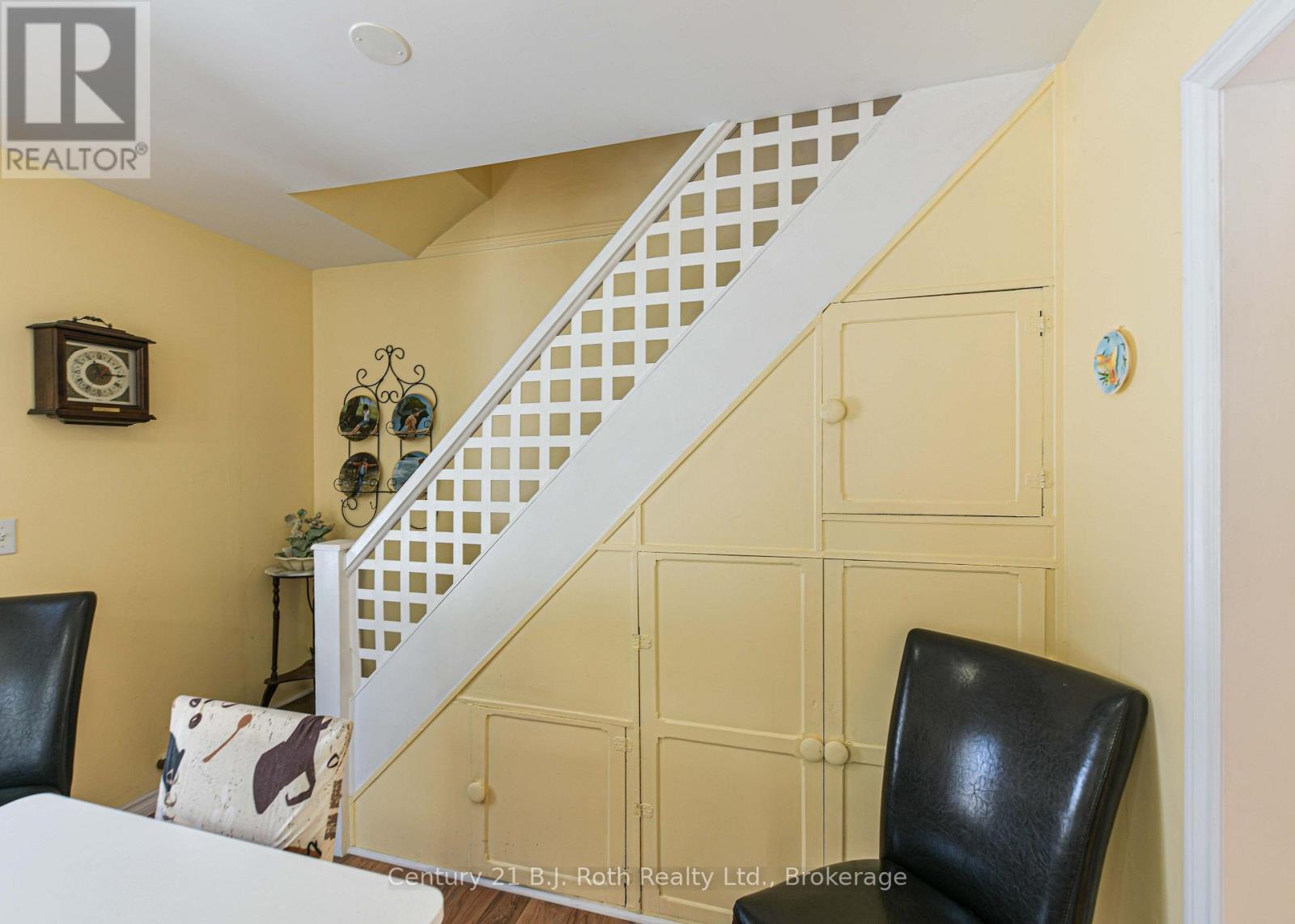 331 Moffat Street Property Photo 24