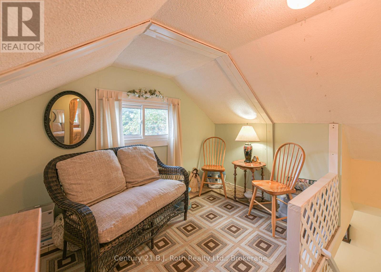 331 Moffat Street Property Photo 25