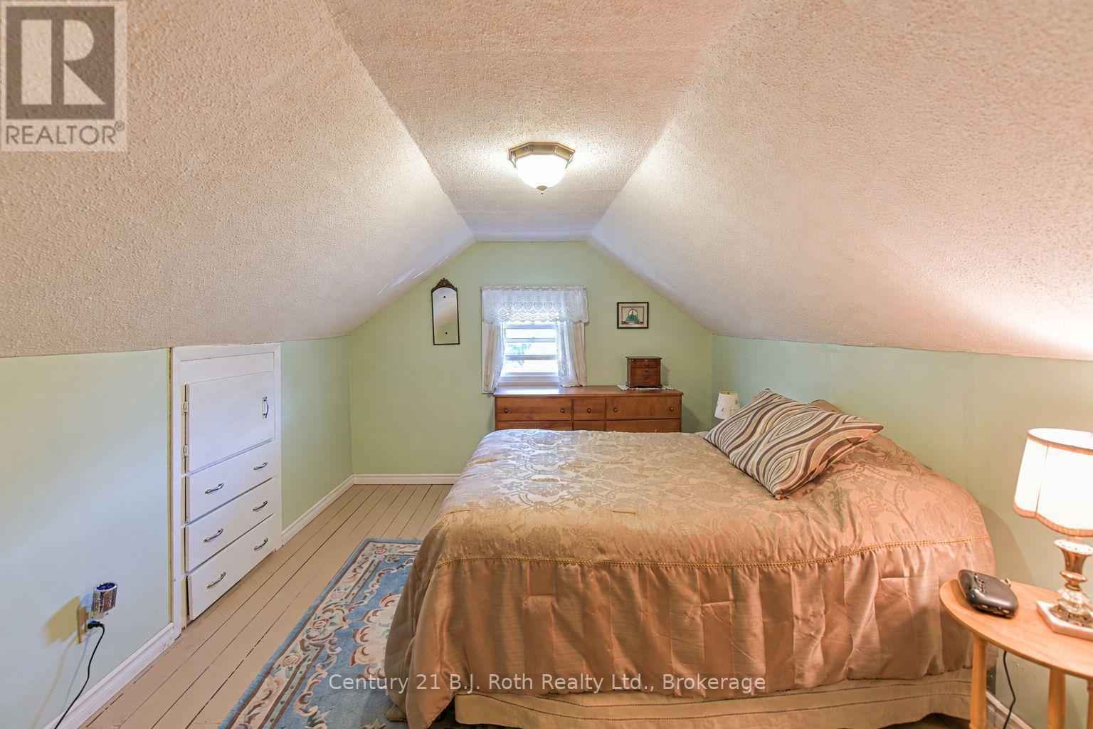 331 Moffat Street Property Photo 26