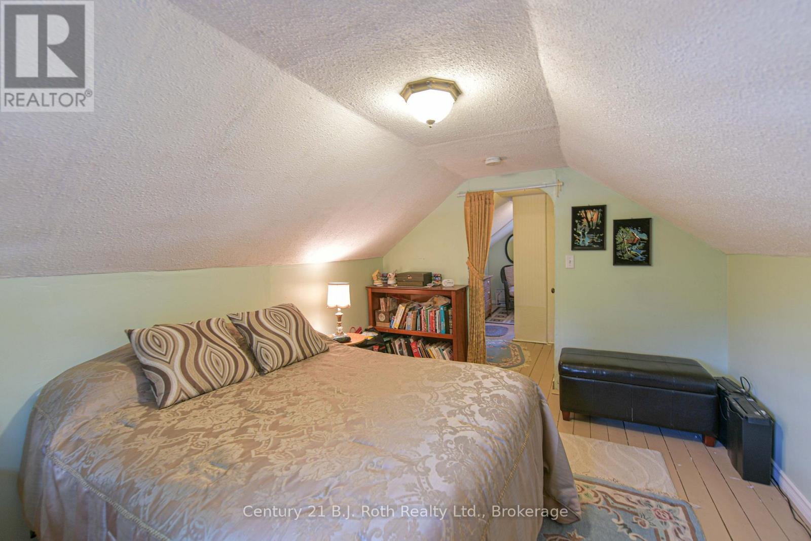 331 Moffat Street Property Photo 27