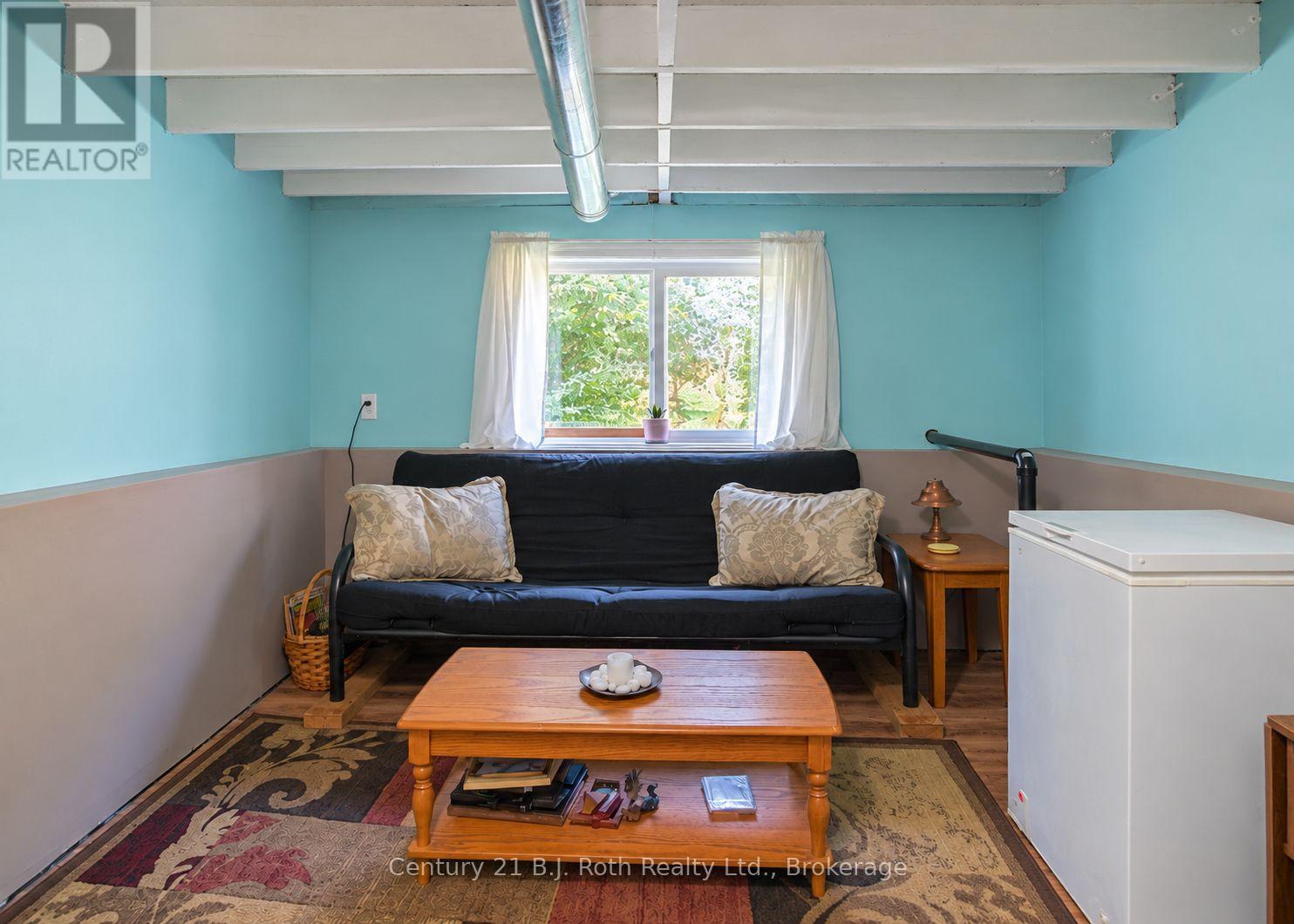 331 Moffat Street Property Photo 28