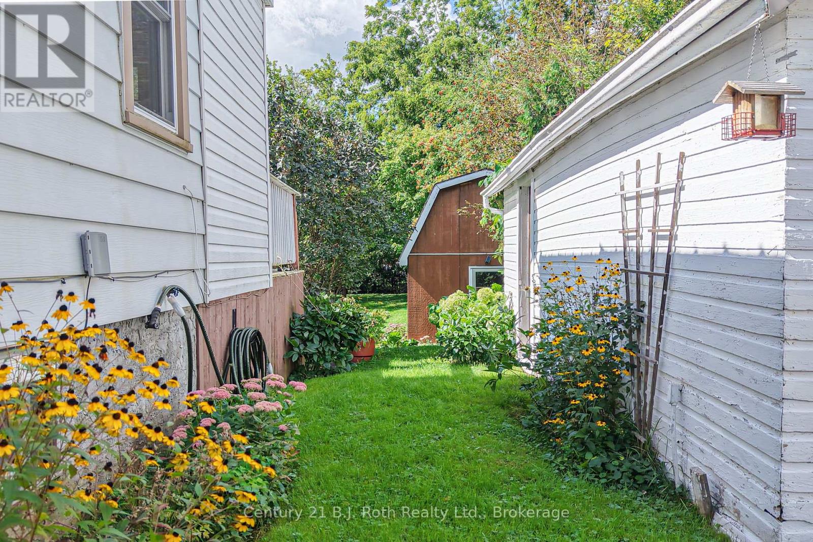 331 Moffat Street Property Photo 34