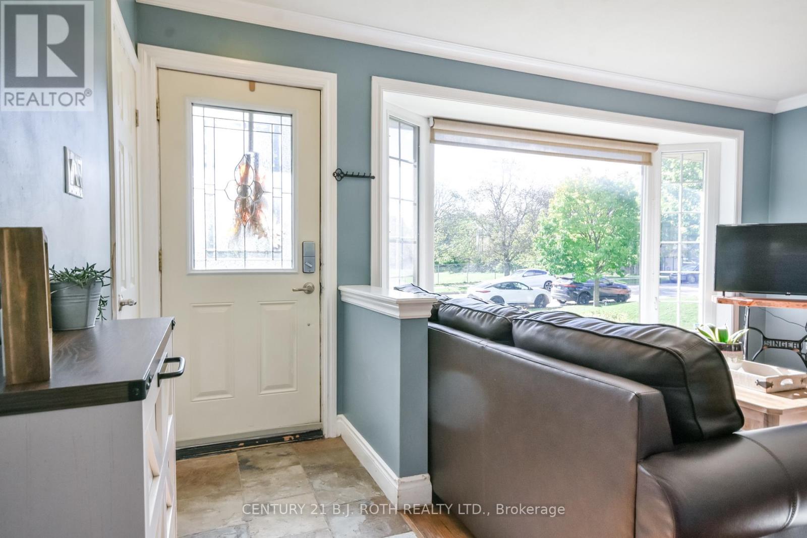 74 Rose Street Property Photo 3